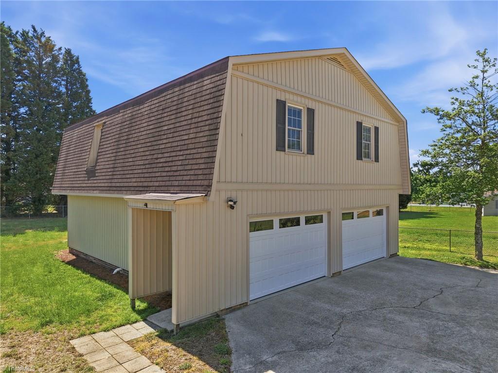 3402 Edgefield Road Greensboro, NC 27409 - Photo 28 of 46 Detached Garage