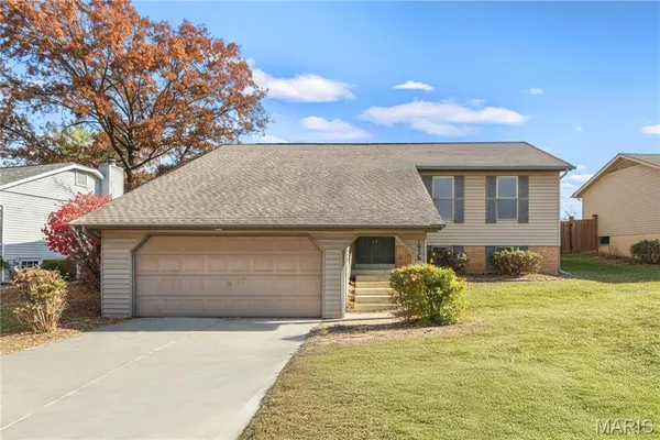 $326,000 | 1936 Rule Avenue, Maryland Heights, MO 63043