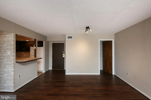 $275,000 | 10512 Valley Forge Circle, Unit 512, King of Prussia, PA 19406