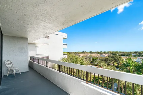 $399,900 | 23200 Camino Del Mar, Unit 604, Boca Raton, FL 33433