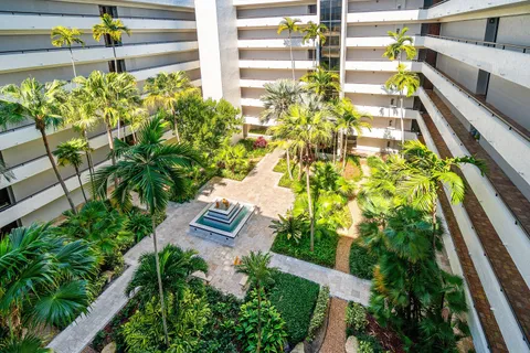 $399,900 | 23200 Camino Del Mar, Unit 604, Boca Raton, FL 33433