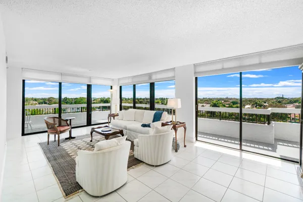 $355,000 | 23200 Camino Del Mar, Unit 604, Boca Raton, FL 33433