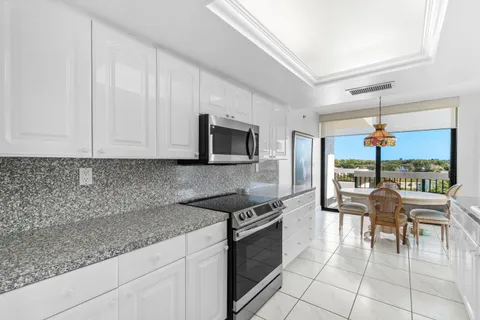 $399,900 | 23200 Camino Del Mar, Unit 604, Boca Raton, FL 33433