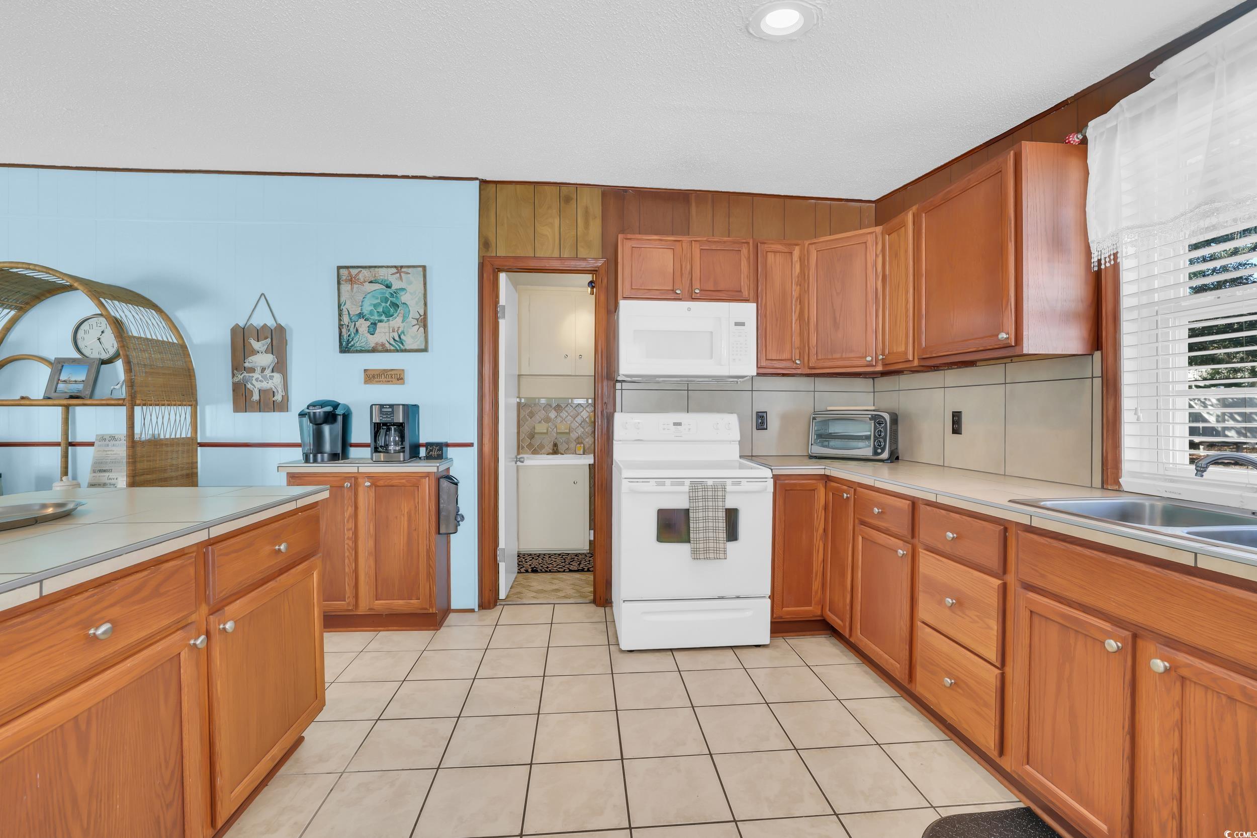 1902 Edge Drive North Myrtle Beach, SC 29582 - Photo 11 of 36