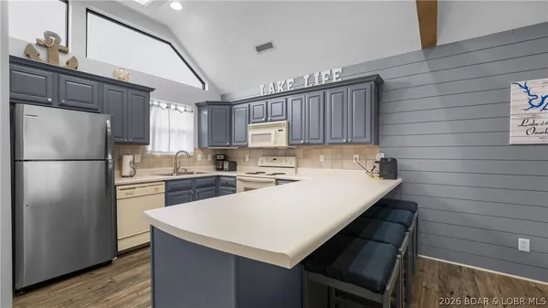 $259,900 | 138 Falls Point Drive, Unit 4B, Lake Ozark, MO 65049