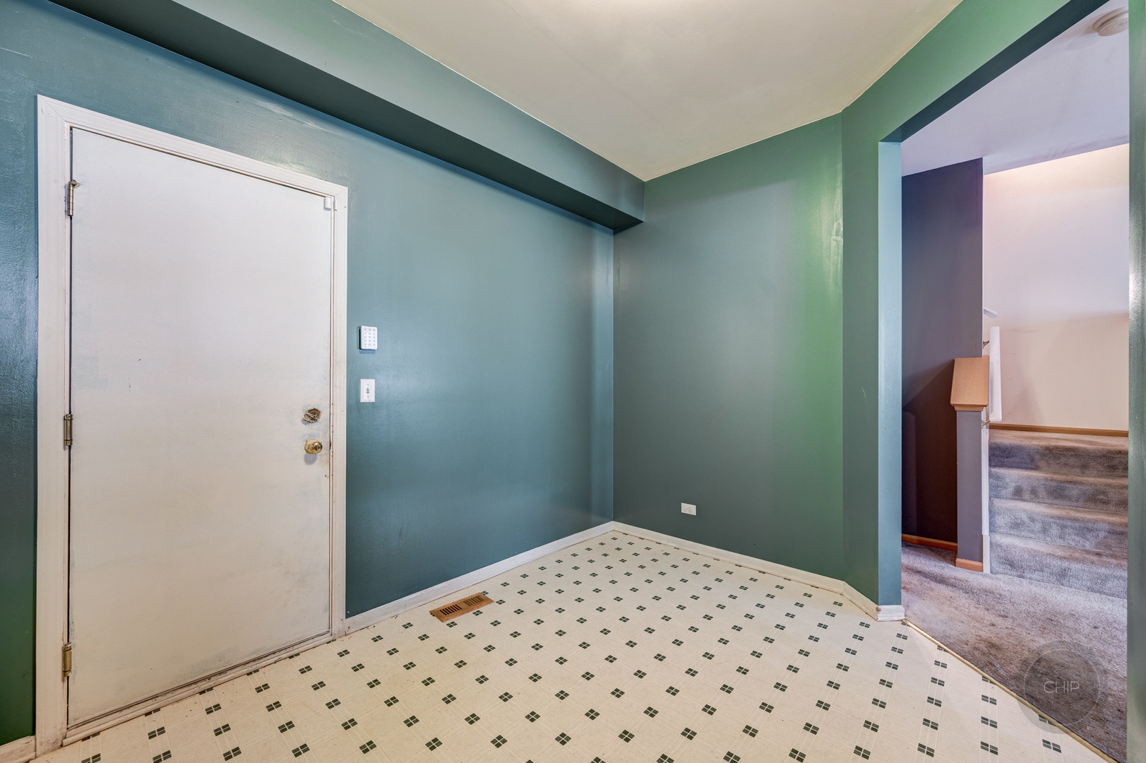 752 County Line Road Aurora, IL 60502 - Photo 16 of 30 a bedroom with a bed and a dresser