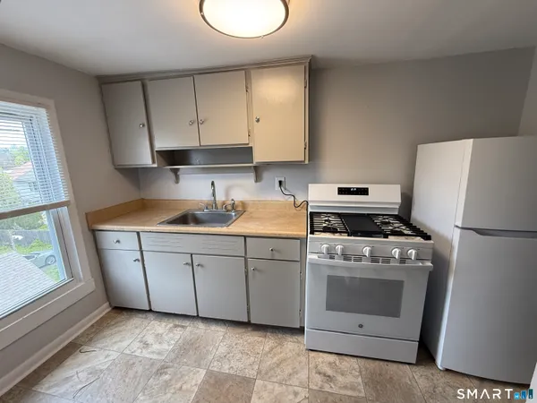 $1,550 | 49 Washington Street, Unit 8, Bristol, CT 06010
