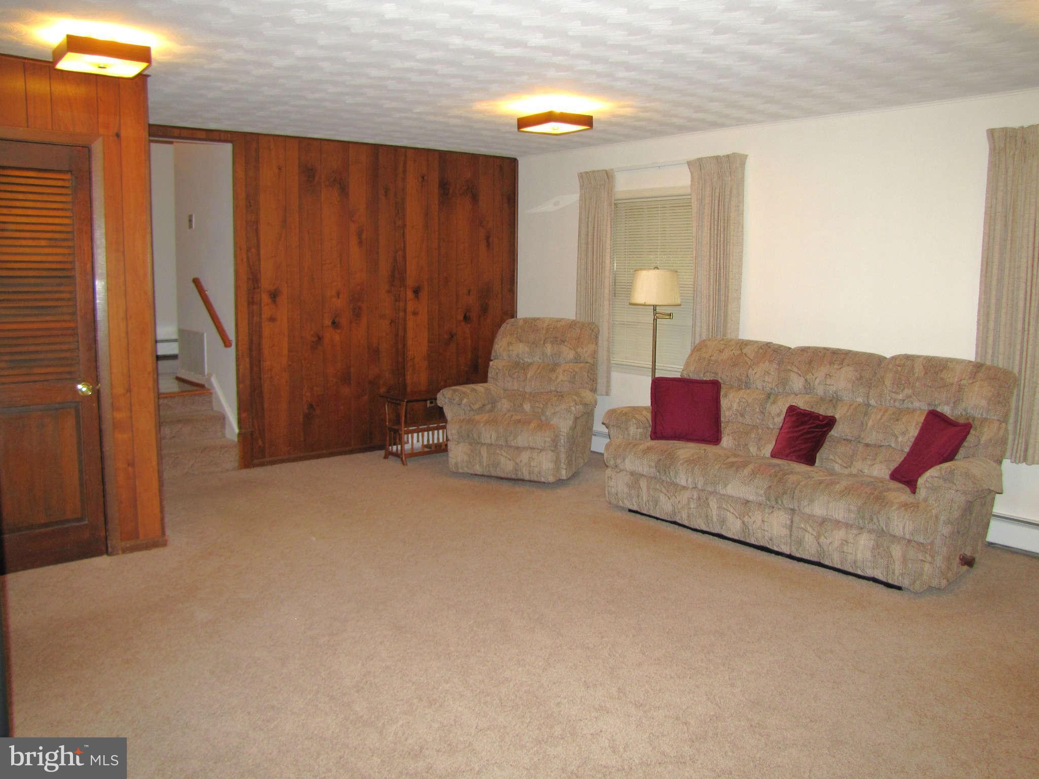 14701 Harold Road Silver Spring, MD 20905 - Photo 12 of 30 Family Room