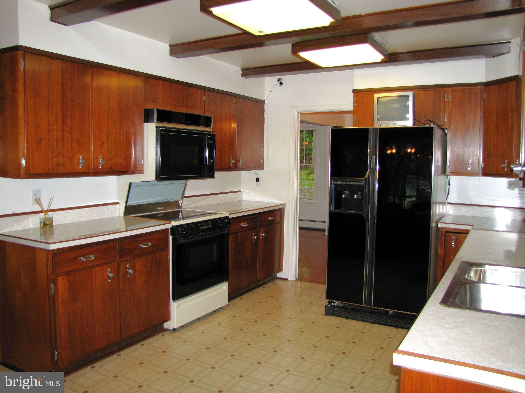 14701 Harold Road Silver Spring, MD 20905 - Photo 5 of 30 Kitchen