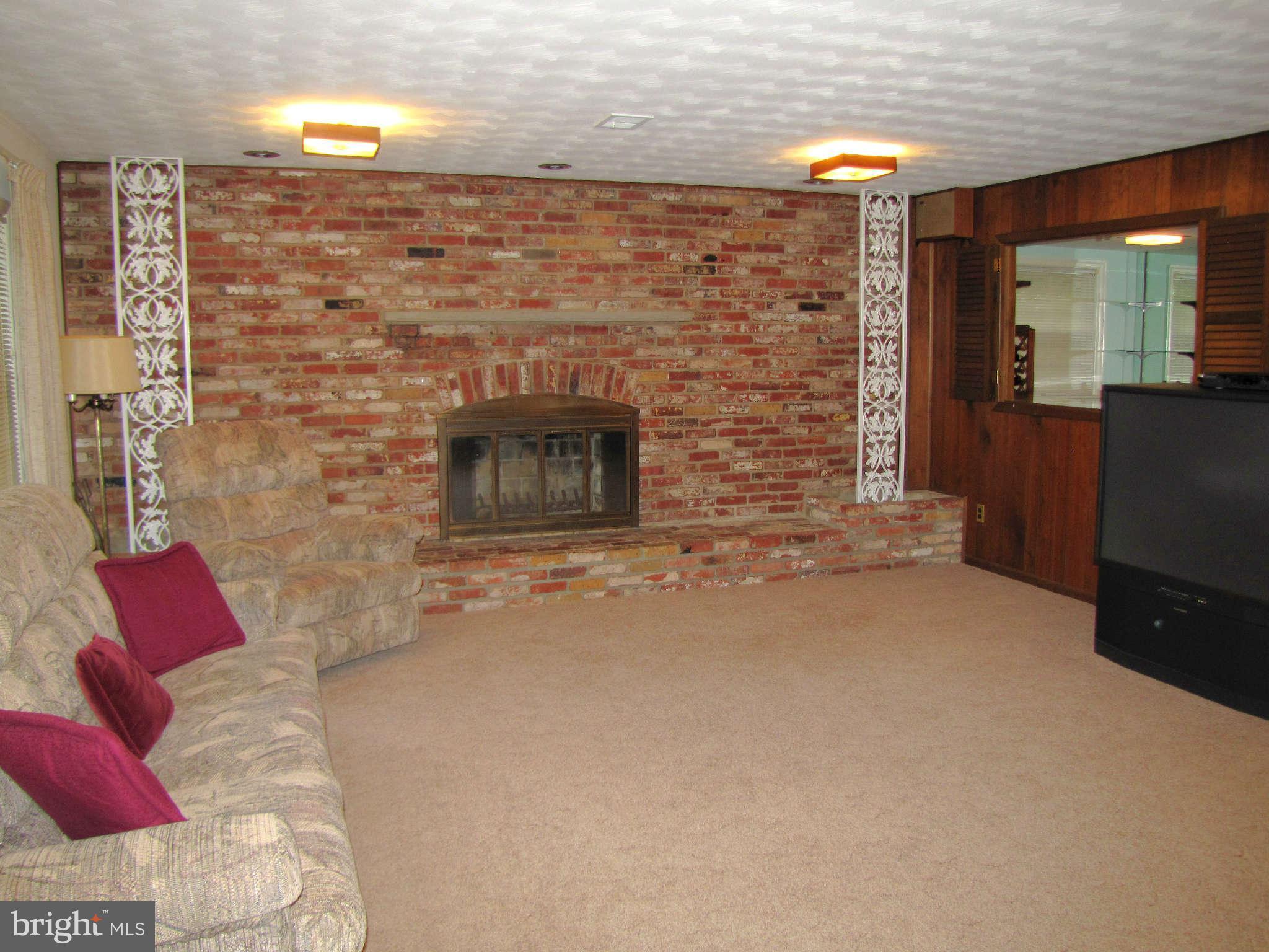 14701 Harold Road Silver Spring, MD 20905 - Photo 10 of 30 Family Room