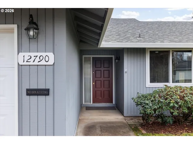 a view of a entryway door of the house