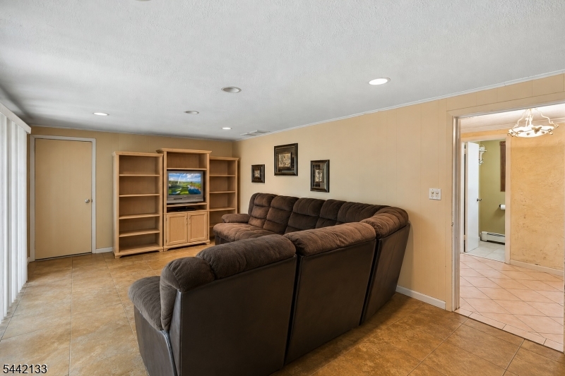 359 Meisel Avenue Springfield, NJ 07081 - Photo 11 of 31