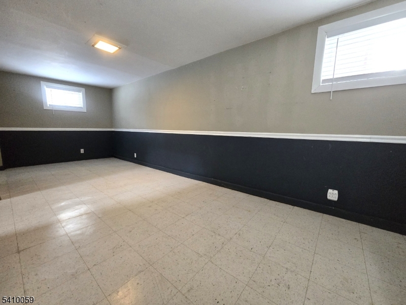 48 Freeman Place Nutley, NJ 07110 - Photo 15 of 17