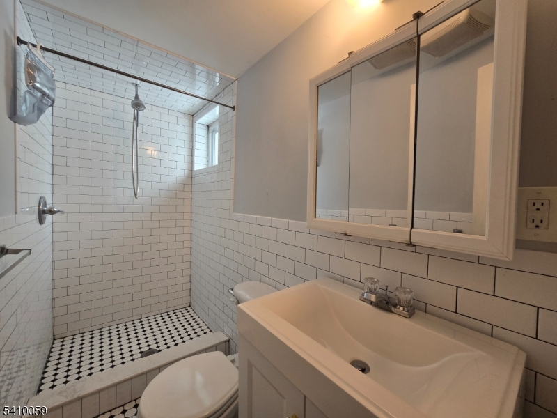 48 Freeman Place Nutley, NJ 07110 - Photo 16 of 17