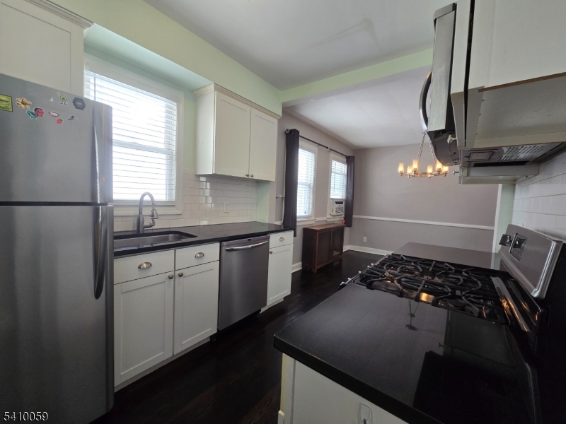 48 Freeman Place Nutley, NJ 07110 - Photo 5 of 17