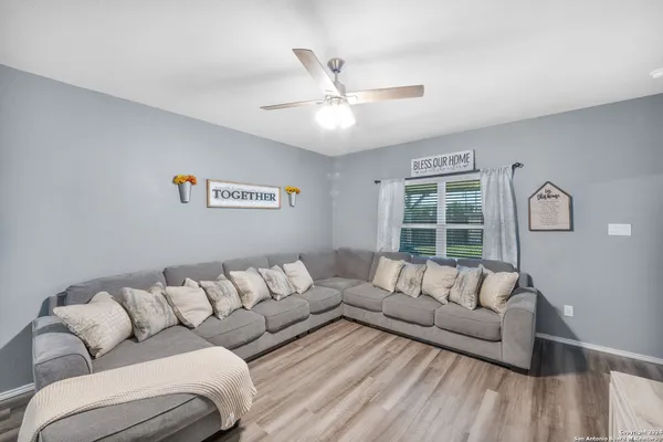 $1,695 | 7104 Quarter Moon, Converse, TX 78109