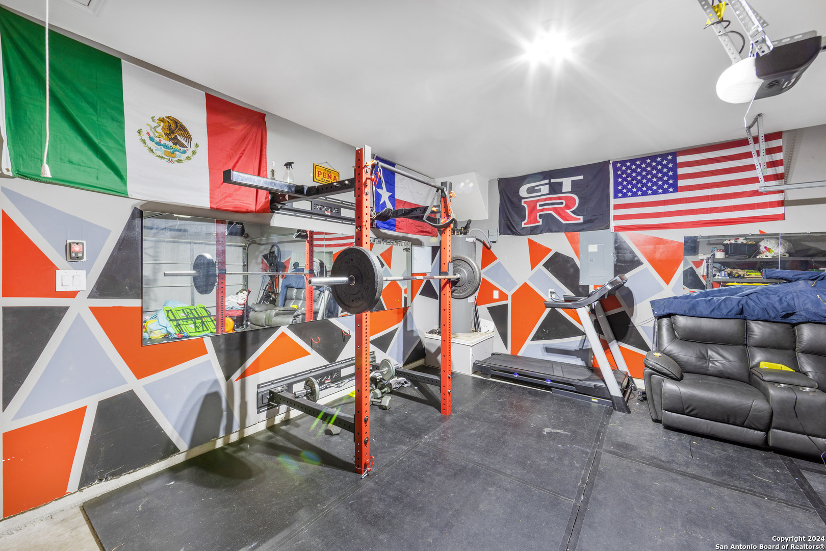 7104 Quarter Moon Converse, TX 78109 - Photo 26 of 28 a view of a room with gym equipment