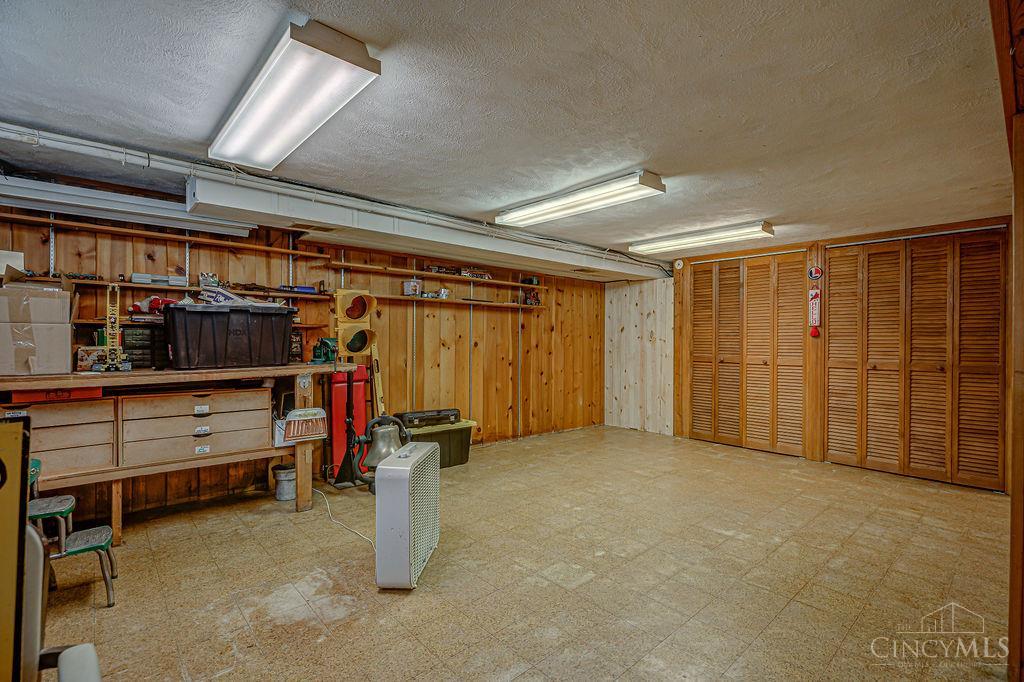 3677 Poole Road Cincinnati, OH 45251 - Photo 32 of 38 Gallery Image 32