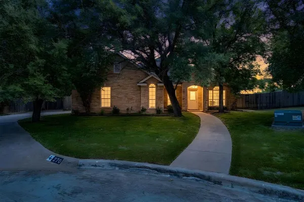 $499,900 | 270 Bluff View Court, Aledo, TX 76008