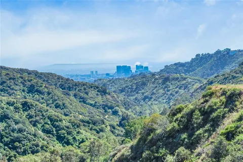 $32,000,000 | 45 Beverly Park Circle, Beverly Hills, CA 90210