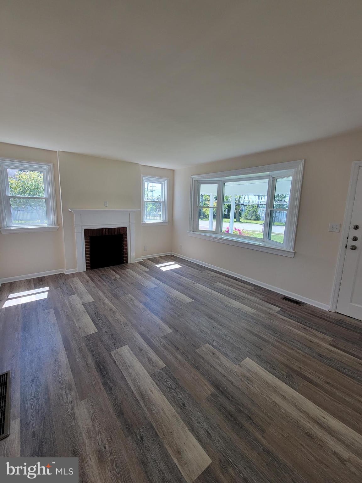 2619 Audubon Road Norristown, PA 19403 - Photo 8 of 25 Living Room