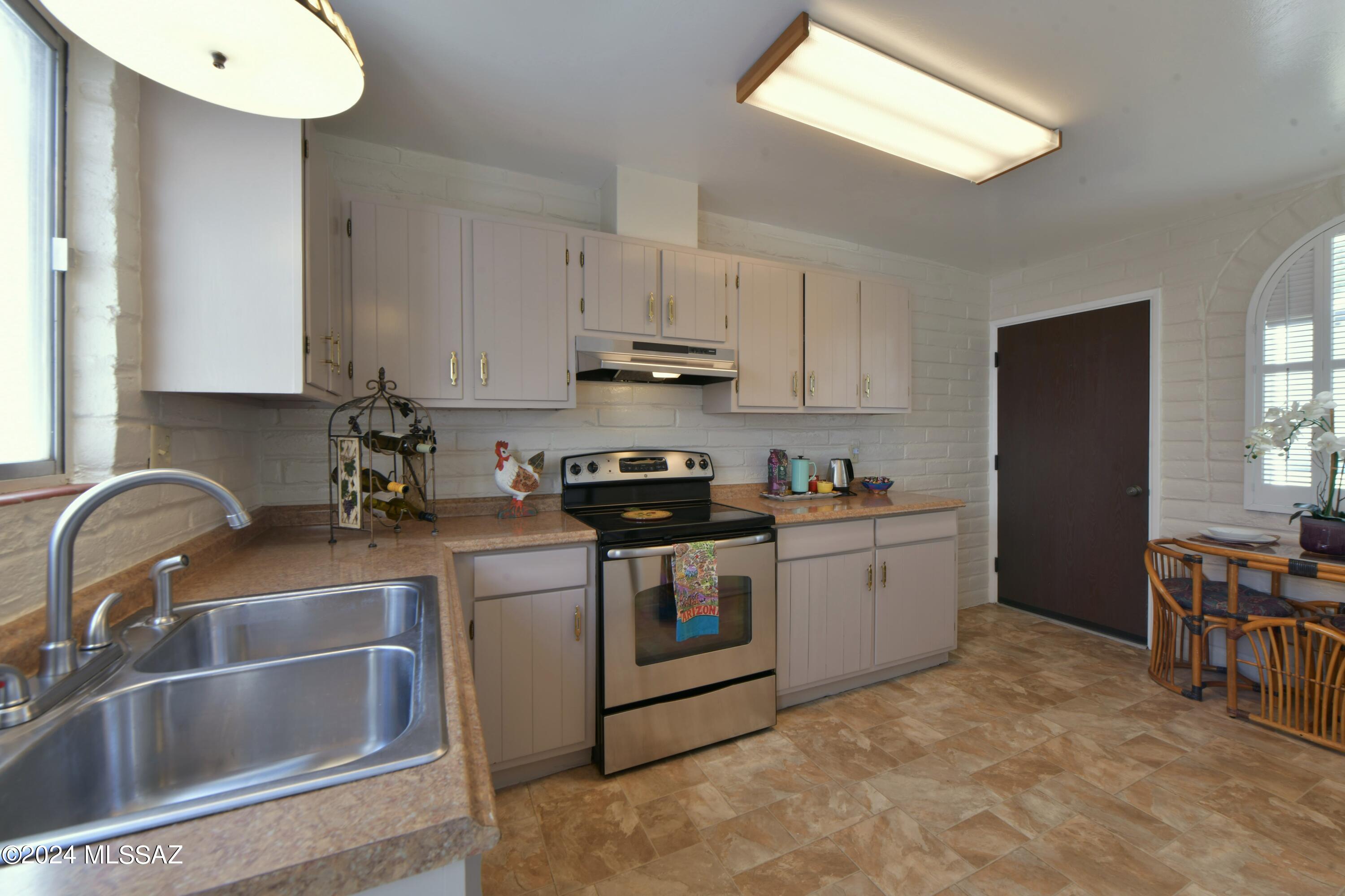 626 West Roller Coaster Road Tucson, AZ 85704 - Photo 14 of 40 Gallery Image 14