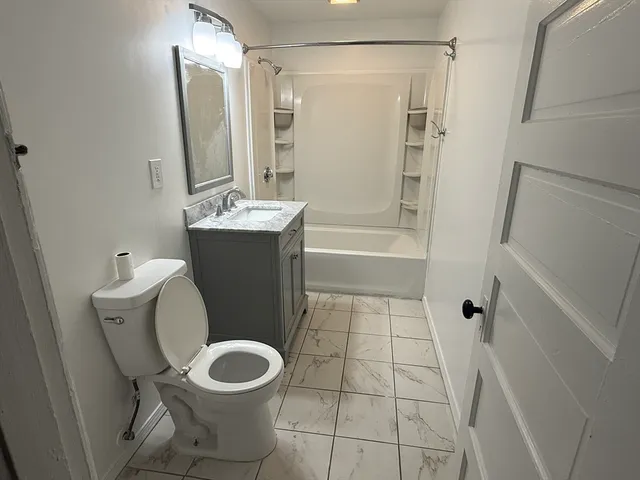 $2,400 | 9 Winslow Street, Unit 2, Worcester, MA 01609