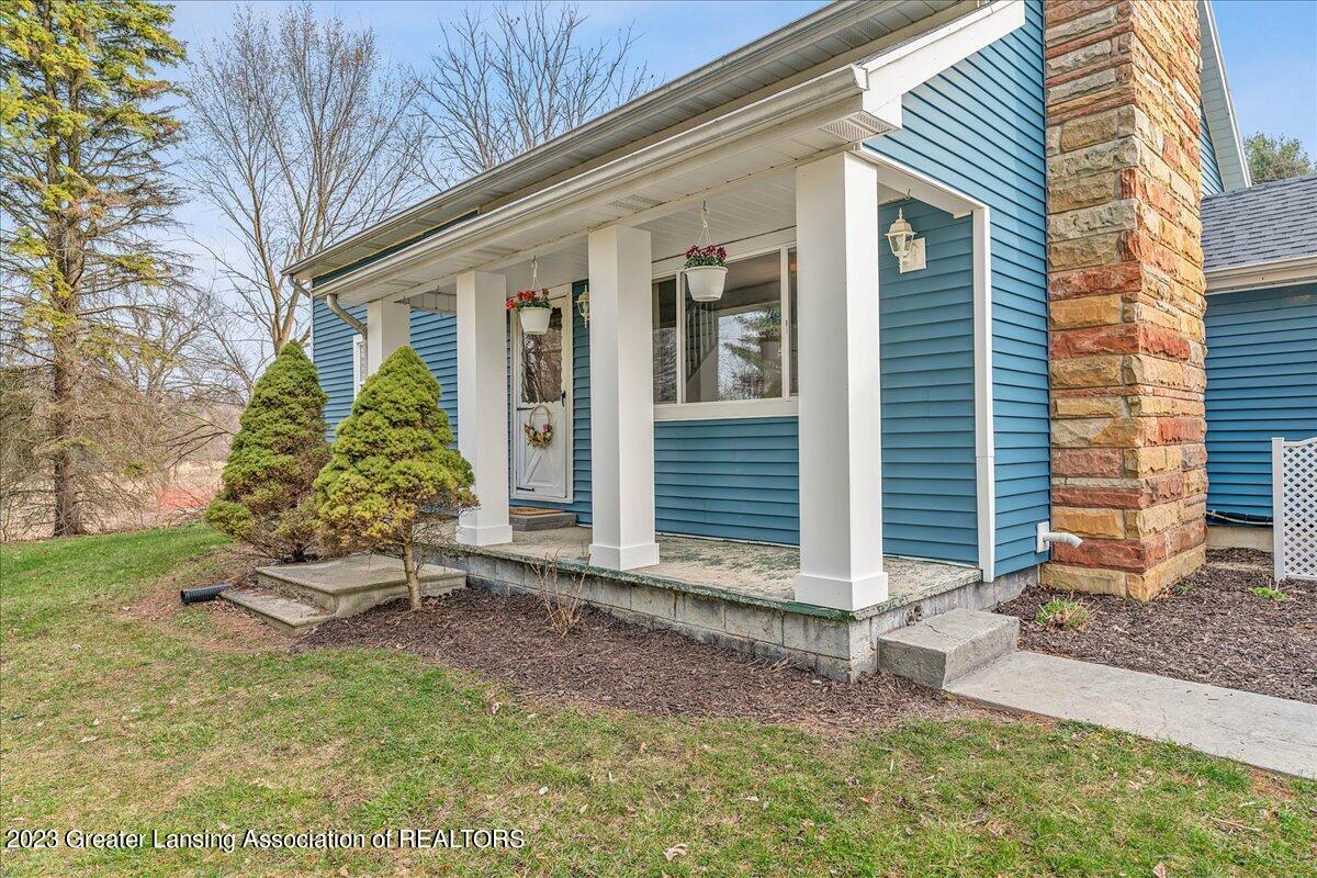 8251 South Dewitt Road Dewitt, MI 48820 - Photo 8 of 60 06-Media Jett-23