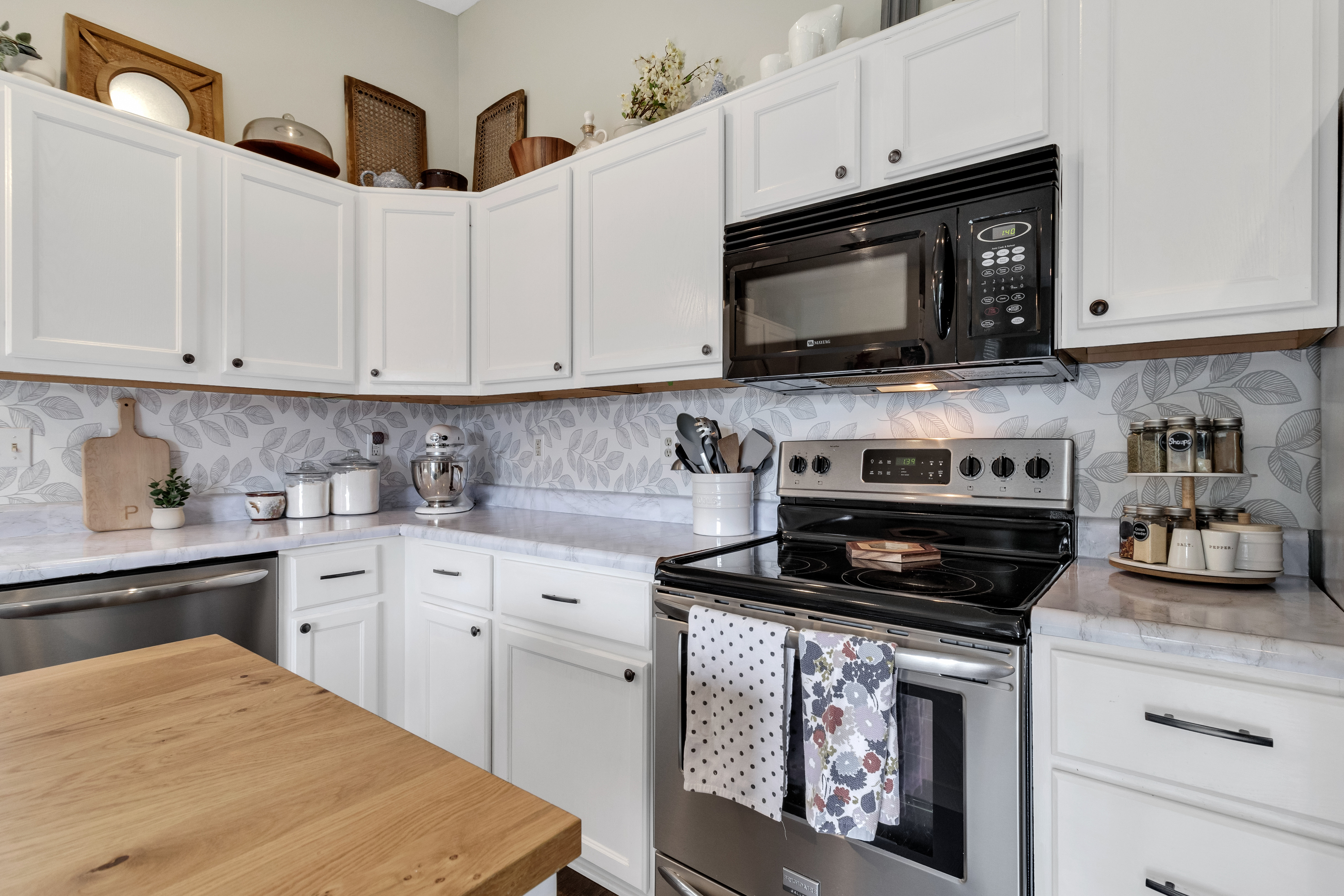 5625 Fair Ridge Place Indianapolis, IN 46221 - Photo 11 of 34 Gallery Image 11