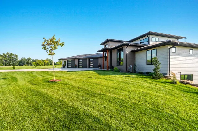 $1,149,900 | W8251 Hackberry Hills Drive, Hortonville, WI 54944