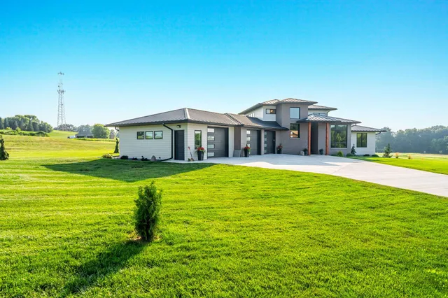 $1,149,900 | W8251 Hackberry Hills Drive, Hortonville, WI 54944