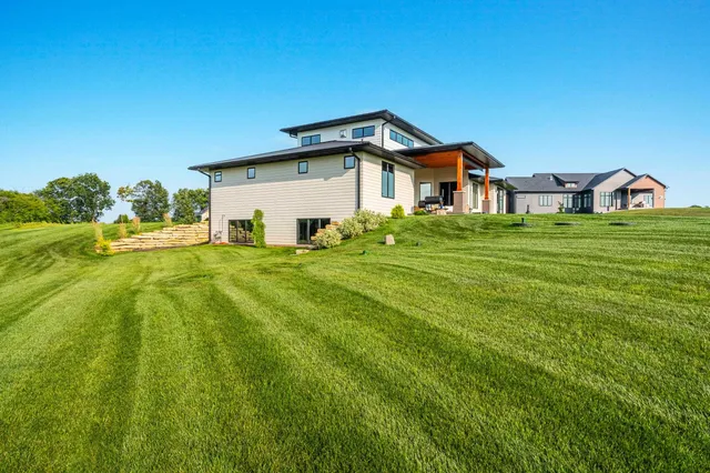 $1,149,900 | W8251 Hackberry Hills Drive, Hortonville, WI 54944