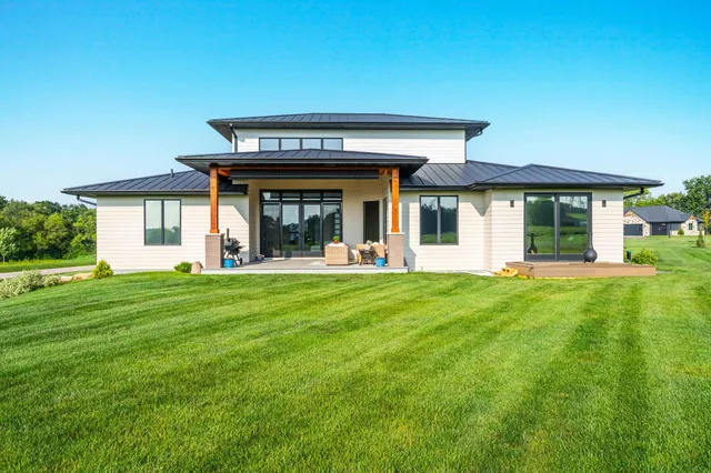 $1,149,900 | W8251 Hackberry Hills Drive, Hortonville, WI 54944