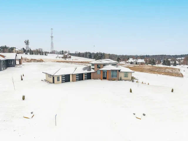 $1,149,900 | W8251 Hackberry Hills Drive, Hortonville, WI 54944