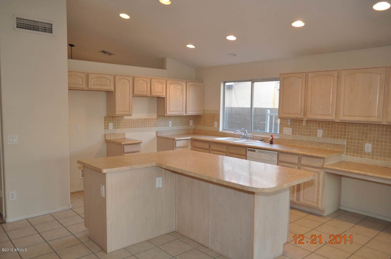 3933 West Bloomfield Road Phoenix, AZ 85029 - Photo 6 of 22 C:\fakepath\DSC_0244