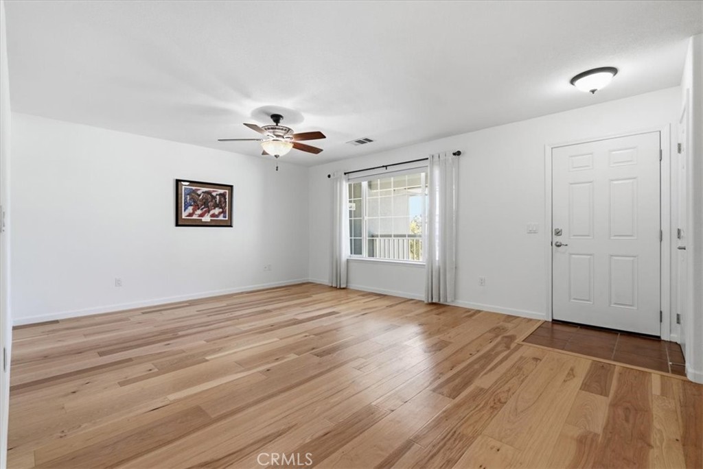 676 Red Cloud Road Paso Robles, CA 93446 - Photo 10 of 49 Living room