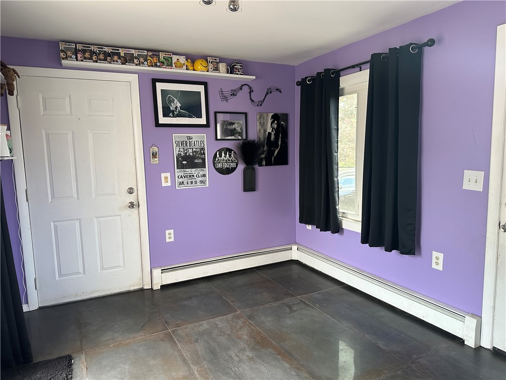 88 Glenbrook Road Warwick, RI 02889 - Photo 4 of 33
