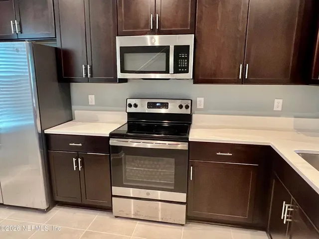 $1,600 | 233 Annies Place, Jacksonville, FL 32218