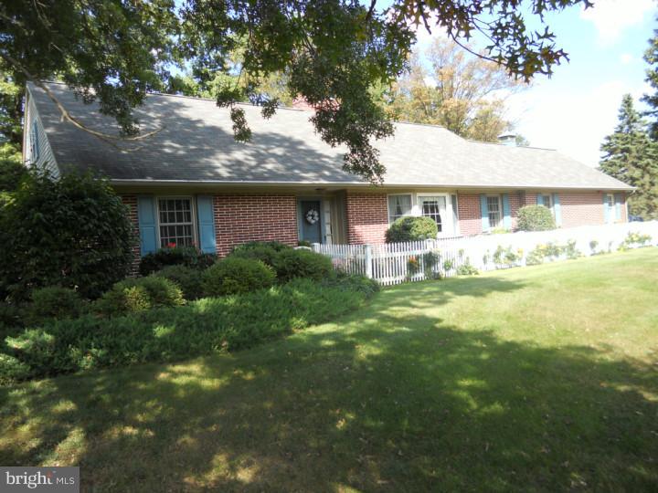 962 Weikel Road Lansdale, PA 19446 - Photo 2 of 25 Exterior Front