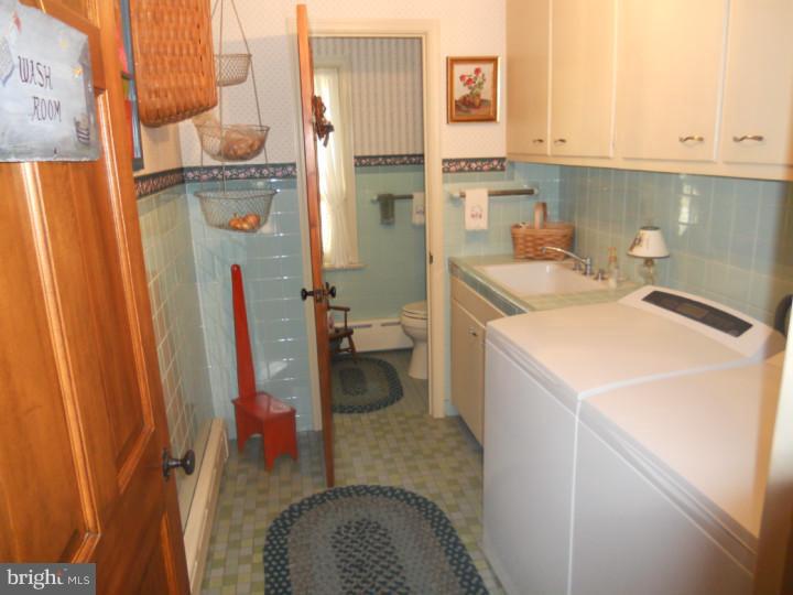 962 Weikel Road Lansdale, PA 19446 - Photo 11 of 25 Laundry Room