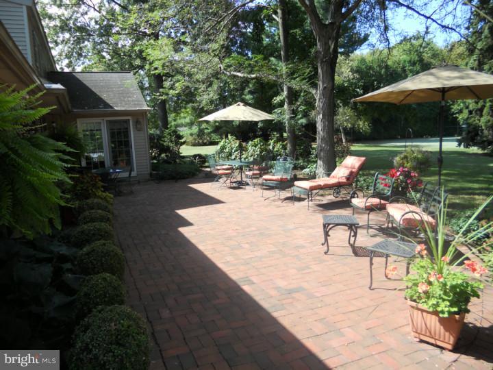962 Weikel Road Lansdale, PA 19446 - Photo 20 of 25 Patio