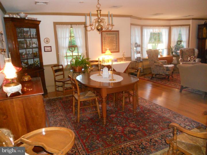 962 Weikel Road Lansdale, PA 19446 - Photo 7 of 25 Dining Room