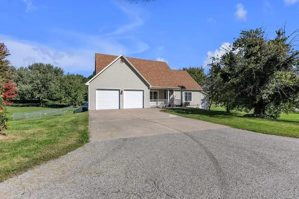 $625,000 | 12551 Canterbury Court, Country Club, MO 64505