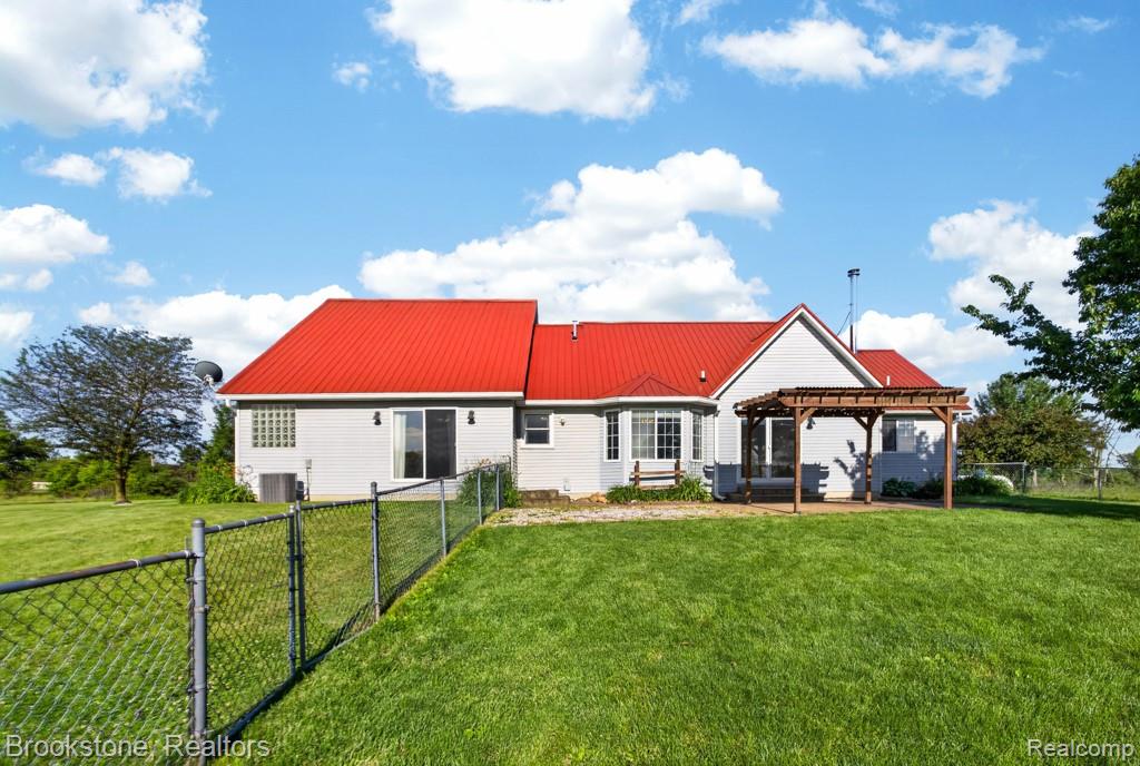 62580 Omo Road New Haven, MI 48048 - Photo 5 of 42 House_Omo-38.jpg