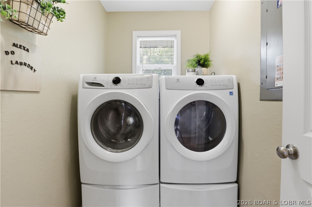 718 West Kays Point Road Lake Ozark, MO 65049 - Photo 24 of 44 Main level laundry room