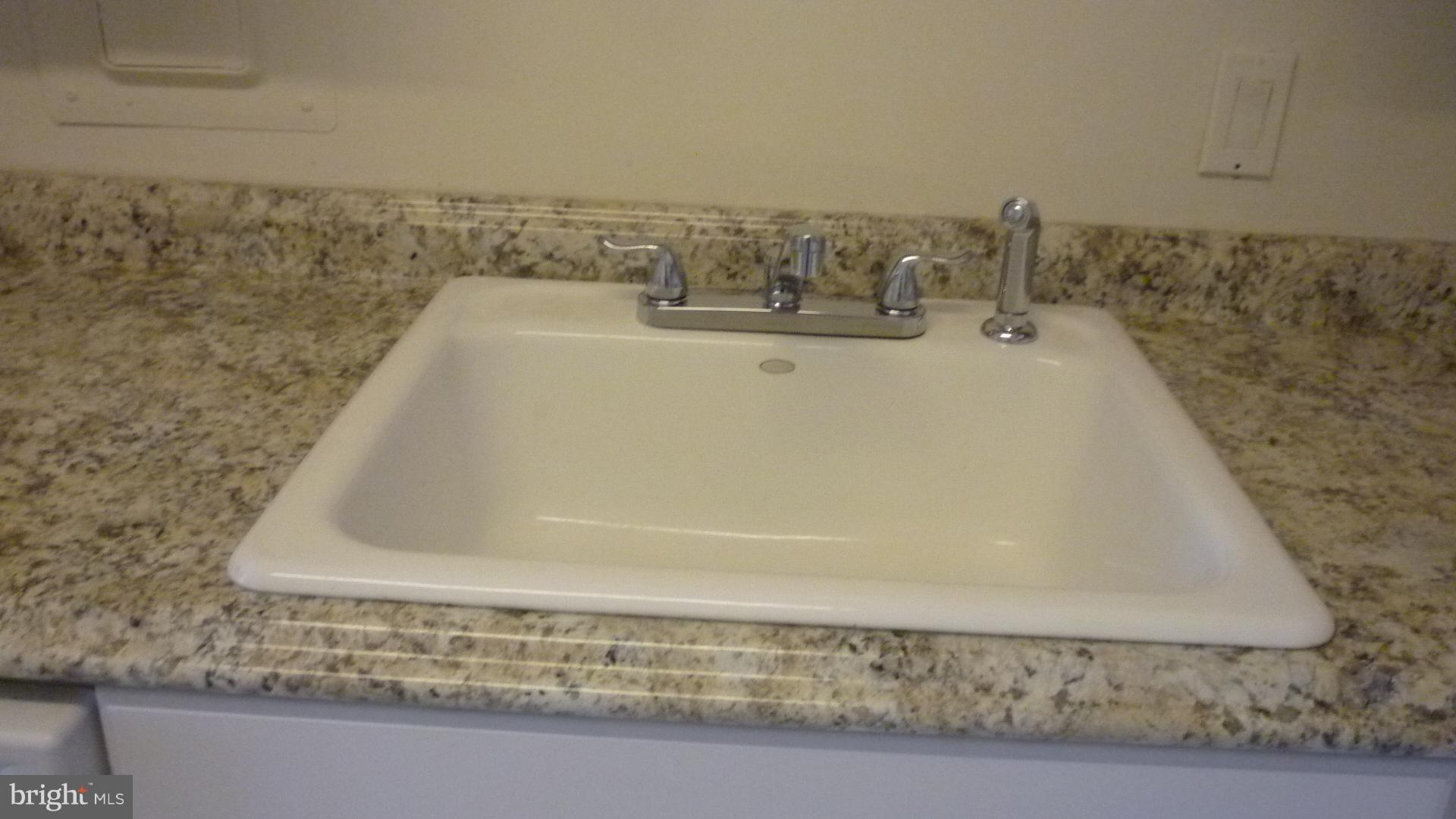 1111 University Boulevard West, Unit 1406A Silver Spring, MD 20902 - Photo 15 of 41 Porcelin Sink