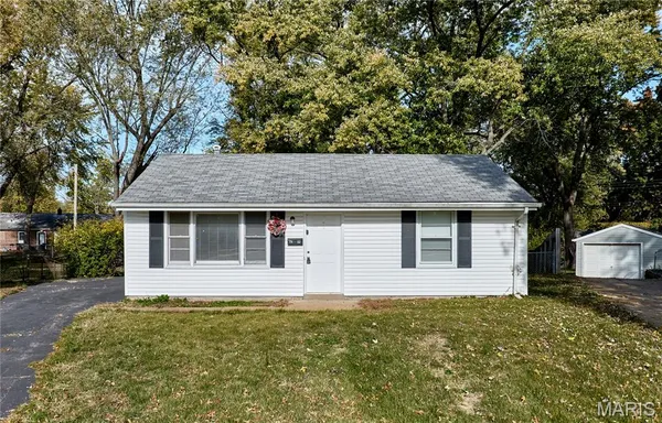 $1,400 | 29 Mary Ann Court, Florissant, MO 63031