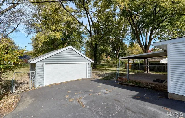 $1,450 | 29 Mary Ann Court, Florissant, MO 63031