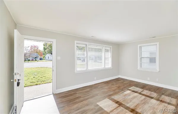 $1,400 | 29 Mary Ann Court, Florissant, MO 63031