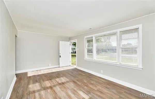 $1,400 | 29 Mary Ann Court, Florissant, MO 63031